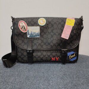 Coach HitchSignature 33  33*8*25